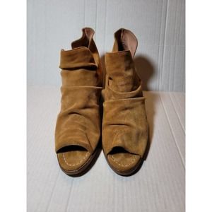 Privo leather women's ankle boots Size 6.5